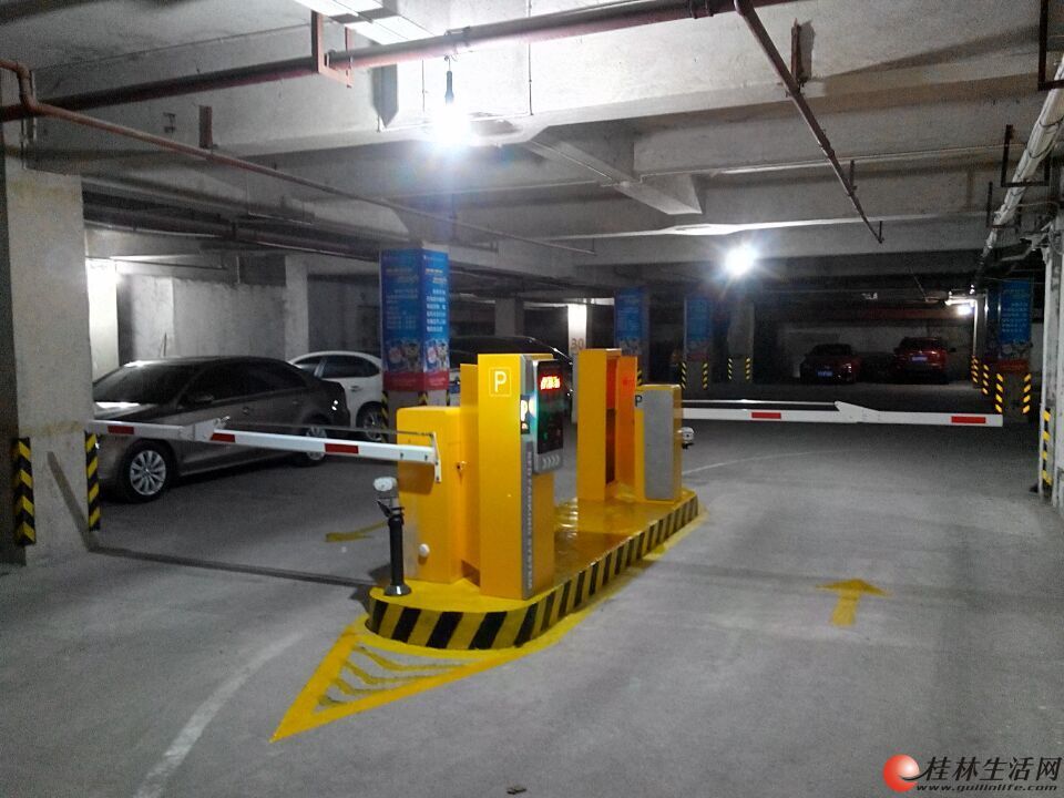 智慧通行新篇章 道閘、人行道擺閘與大型停車場(chǎng)智能收費(fèi)系統(tǒng)構(gòu)筑現(xiàn)代智能停車場(chǎng)